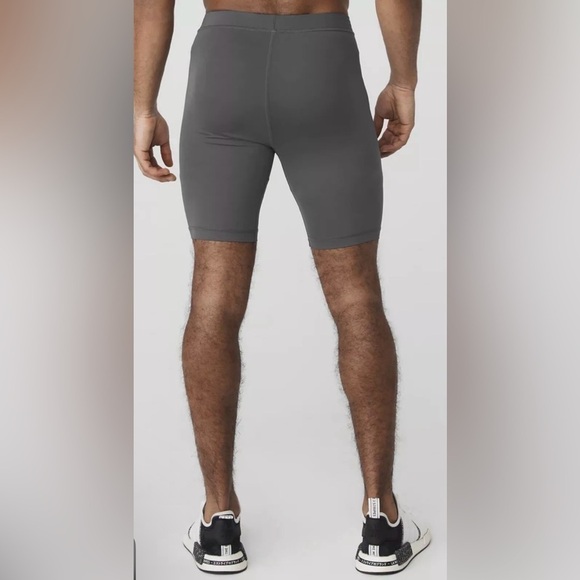 ALO Men’s 9” Warrior Compressive Short Size Small - Picture 3 of 8